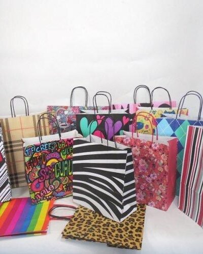BOLSA DE PAPEL CON MANIJA PARA REGALOS MEDIANA MODELOS SURTIDOS art.10 (22x30 )x5u. BRAND FEST